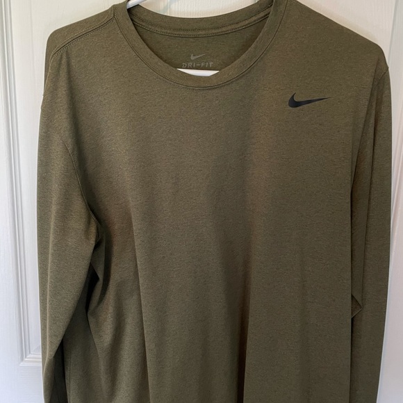Nike men’s dri-fit Tee - Picture 1 of 1